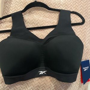 Women’s Reebok puremove + sports bra